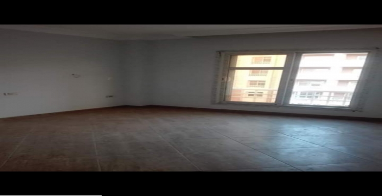 للبيع شقة 96 م بال b7 ناصية تشطيب الترا سوير لوكس