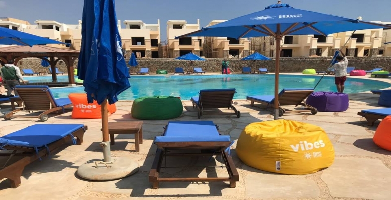 شاليه 110 متر للبيع في بلوبلو العين السخنه