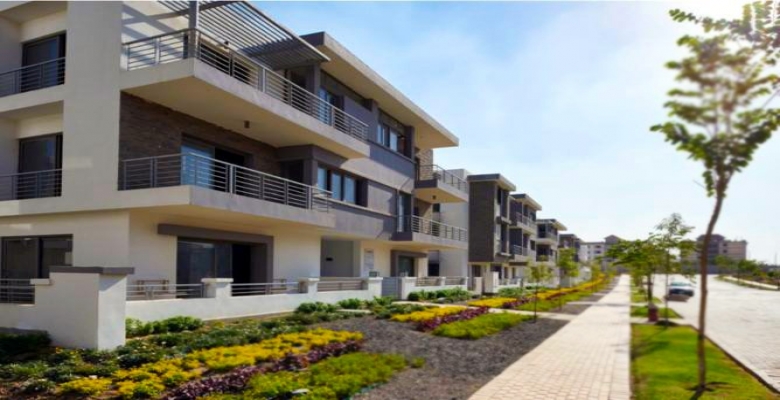 فرصة ذهبية شقة للبيع بكمبوند تاج سيتى امام المطار و فندق كيمـبينسيكـى