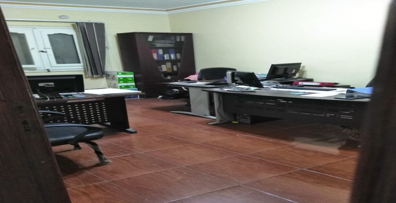 للإيجار شقة إدارى ناصية رئيسية بالمشاية العلوية 150 م