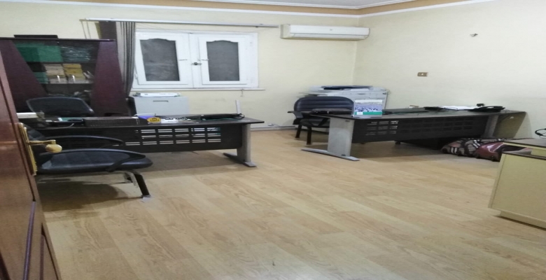 للإيجار شقة إدارى ناصية رئيسية بالمشاية العلوية 150 م