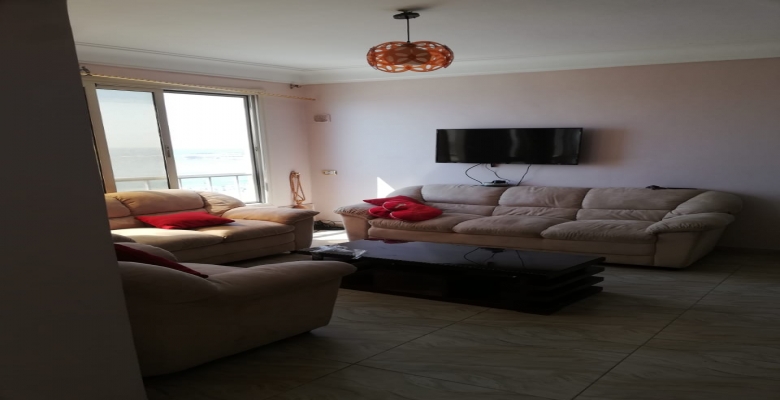 شقة للايجار مفروش -الدور 4 -رؤية للبحر مباشرة بانوراما