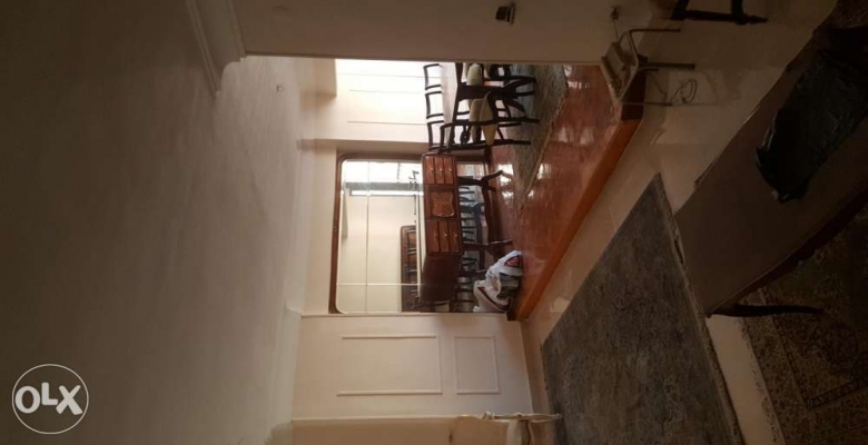 شقة مفروشة للايجار ٢٠٠متر برشدي غير مجروحة