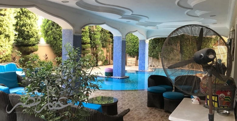 فيلا ثلاثة ادوار للبيع بالسادس من اكتوبر بسعر مغرى جدا