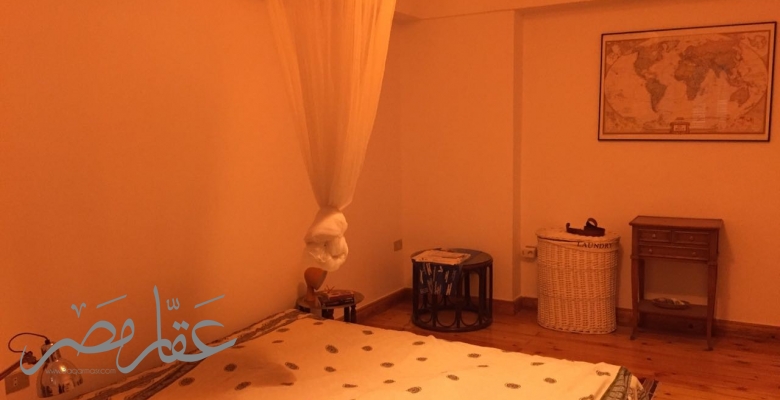 شقة للايجار بموقع متميز بالدقى قريب من الخدمات 