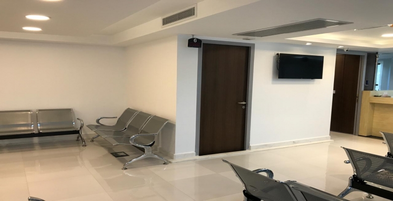 مكتب ادارى  يصلح لكبرى الشركات بموقع متميز بالمهندسين تشطيب الترا سوبر لوكس  