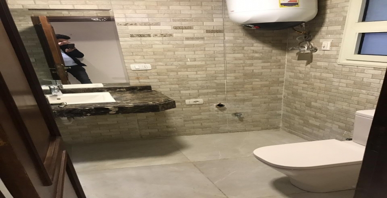 شقة للبيع او قانون جديد تشطيب الترا سوبر لوكس بالمهندسين مكونة من 3 غرف نوم و2 حمام وريسبشن كبير ومطبخ خ