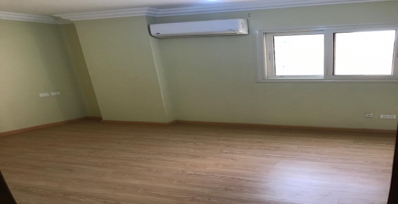 شقة للبيع او قانون جديد تشطيب الترا سوبر لوكس بالمهندسين مكونة من 3 غرف نوم و2 حمام وريسبشن كبير ومطبخ خ