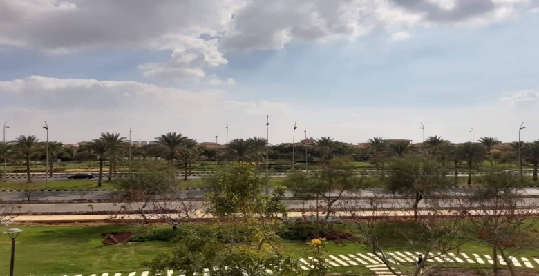 فيلا بفيو حديقة امامية وخلفية للبيع بمدينتى بسعر مغرى 