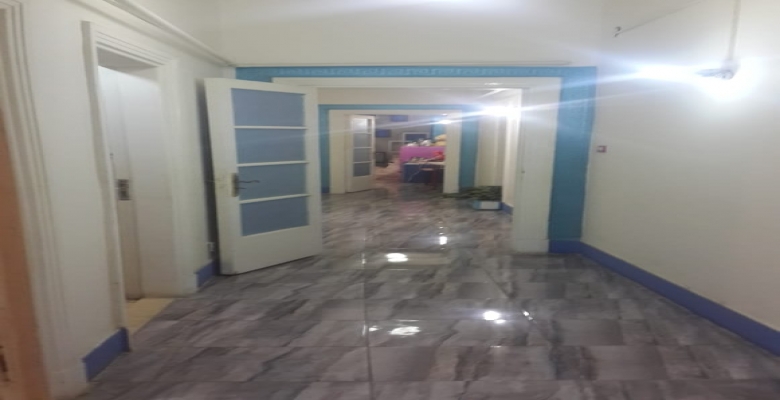 شقة اكسترا سوبر لوكس ترى النيل بزاويه جانبيه قانون قديم بجاردن سيتى