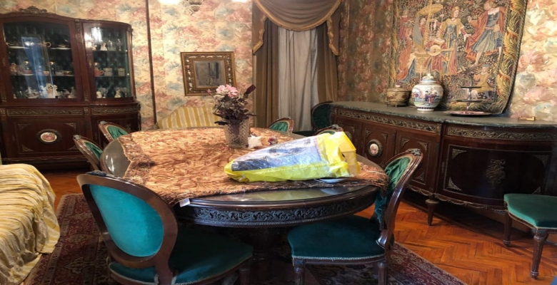 شقة للبيع على شارع رئيسى بالدقى