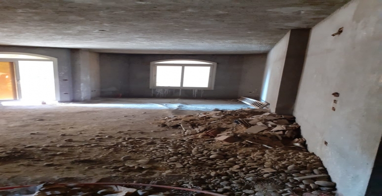 شقة للبيع بالعجوزة نصف تشطيب