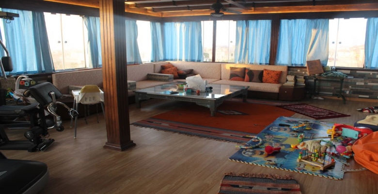 للبيع فيلا مستقله  بموقع مميز لا مثيل له أحلي فيو علي البحيره ولاند سكيب بالتجمع الخامس