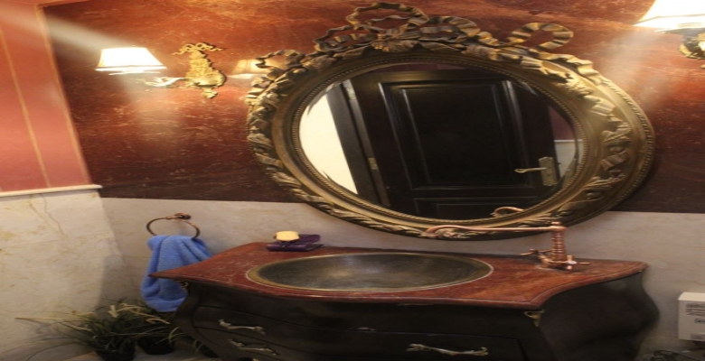 للبيع فيلا مستقله  بموقع مميز لا مثيل له أحلي فيو علي البحيره ولاند سكيب بالتجمع الخامس