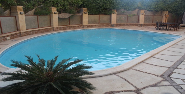 للبيع فيلا مستقله  بموقع مميز لا مثيل له أحلي فيو علي البحيره ولاند سكيب بالتجمع الخامس