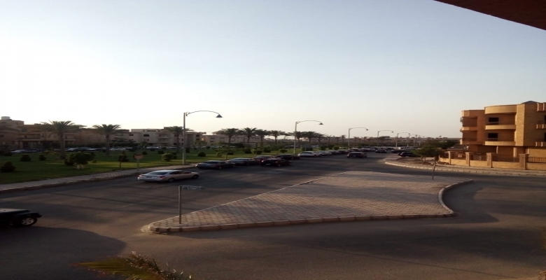 دوبلكس 600 متر للبيع بالتجمع الاول على شارع رئيسى واجهة بحرى 