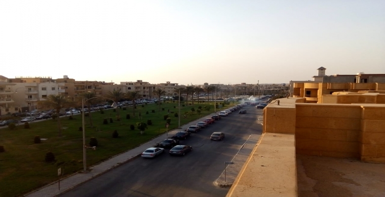 دوبلكس 600 متر للبيع بالتجمع الاول على شارع رئيسى واجهة بحرى 