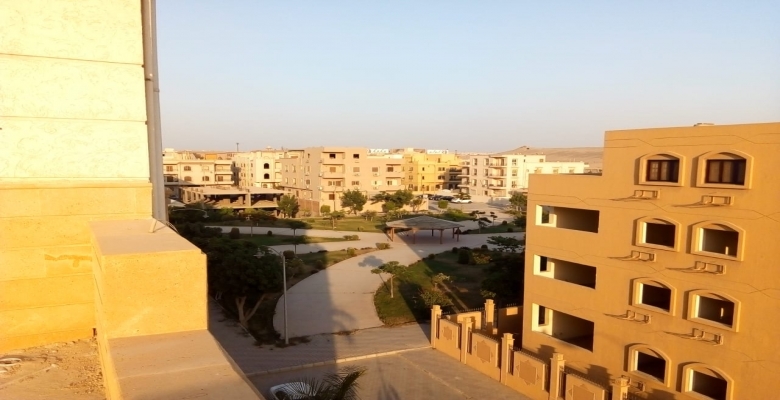 دوبلكس 600 متر للبيع بالتجمع الاول على شارع رئيسى واجهة بحرى 