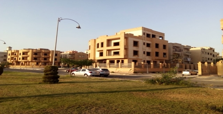 دوبلكس 600 متر للبيع بالتجمع الاول على شارع رئيسى واجهة بحرى 