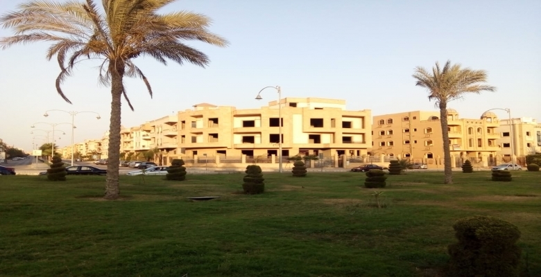 دوبلكس 600 متر للبيع بالتجمع الاول على شارع رئيسى واجهة بحرى 