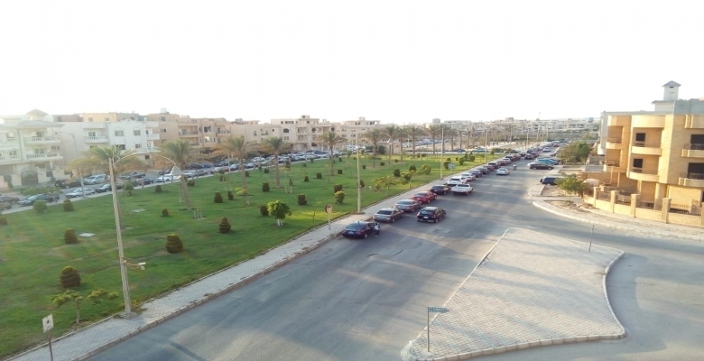 شقة 240 متر للبيع بكمبوند النخيل على شارع رئيسى واجهة بحرى