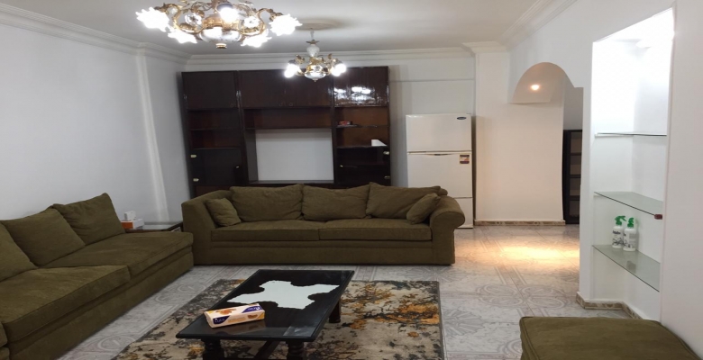 شقة  مفروشة للايجار بالزمالك مكونة من غرفتين نوم  +1 حمام  وريسبشن كبير ومطبخ