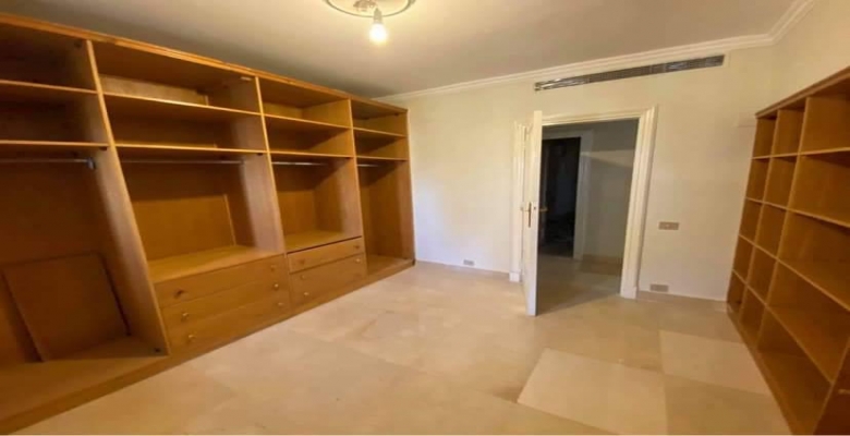 شقة للإيجار تطل على النيل - الزمالك