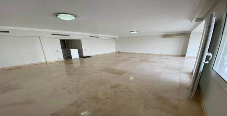 شقة للإيجار تطل على النيل - الزمالك