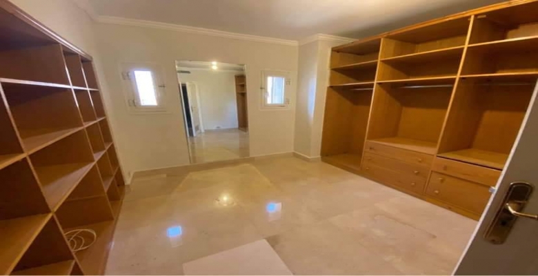 شقة للإيجار تطل على النيل - الزمالك