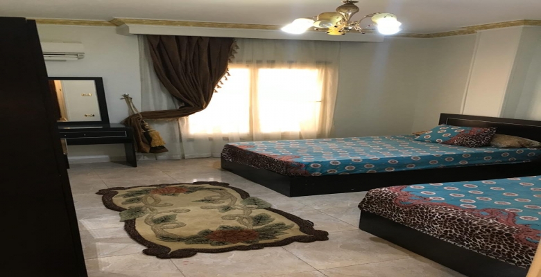 شقة مفروشة للايجار بالشيخ زايد مكونة من 3 غرف نوم و2 حمام وريسبشن كبير ومطبخ قريبة من كل الخدمات