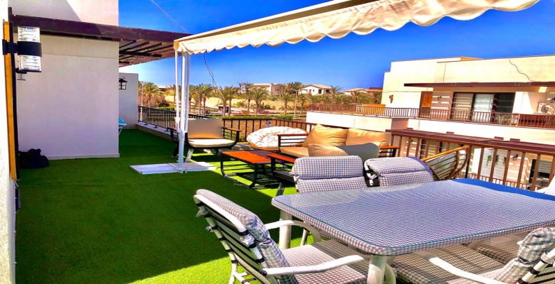 •شاليه بنتهاوس في مراسي بلانكا 3 غرف علي حمام السباحة مباشرة