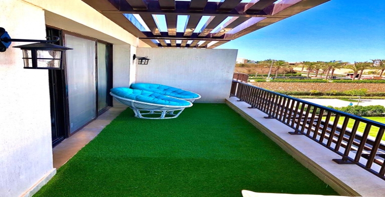 •شاليه بنتهاوس في مراسي بلانكا 3 غرف علي حمام السباحة مباشرة