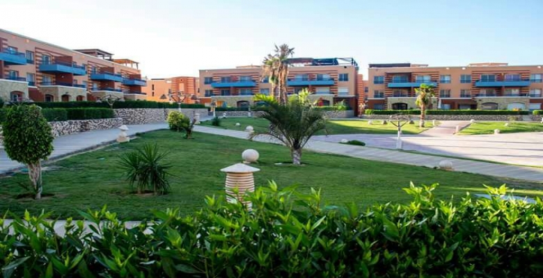 شالية للايجار في قرية بلومار العين السخنة 3 غرف