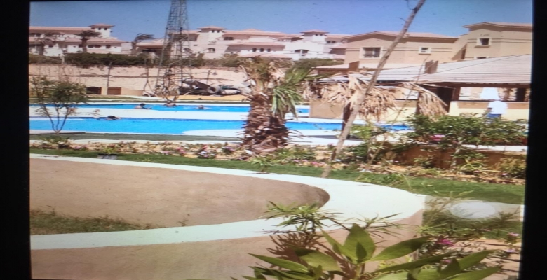 شاليه للايجارفي قريه بياسيرا  بالعين السخنة