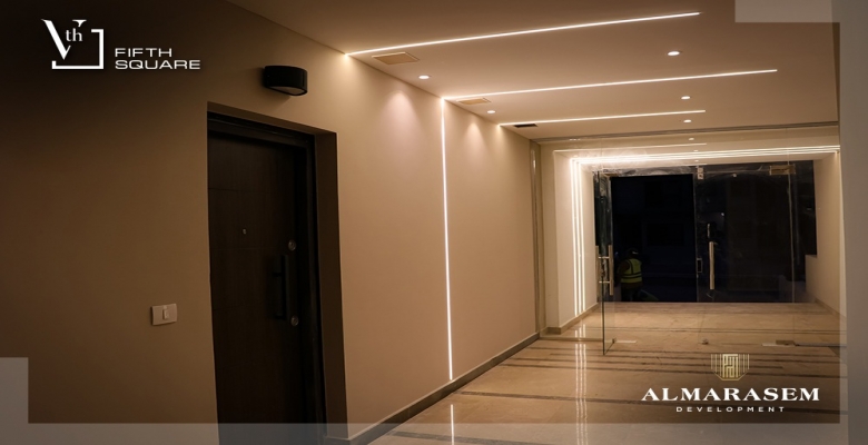 شقة تشطيب سوبر لوكس للبيع في كمبوند Fifth Square في التجمع الخامس – شارع التسعين الشمالي بمقدم 10%