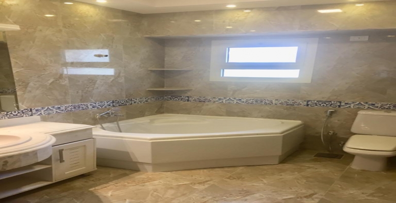 فيلا للايجار- كمبوند العزيزية