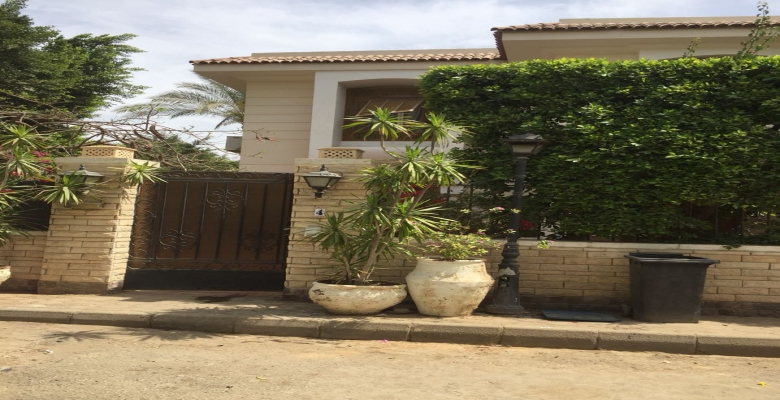 فيلا للايجار- كمبوند العزيزية