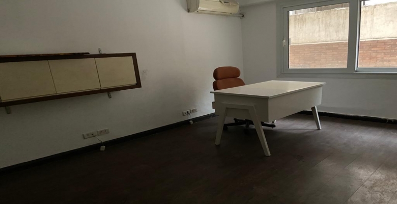 شقة للإيجار دور أرضي تصلح مكتب - بالزمالك