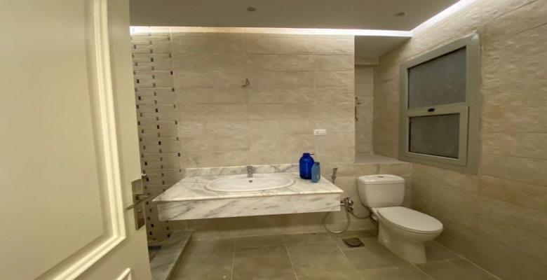 شقة للإيجار - كمبوند فيلدج جيت - بالم هيلز - التجمع الخامس