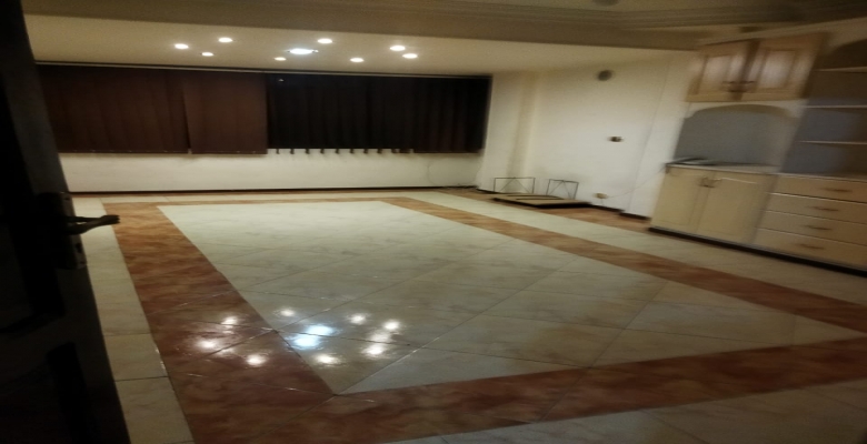 شقه بدون فرش للايجار بالزمالك