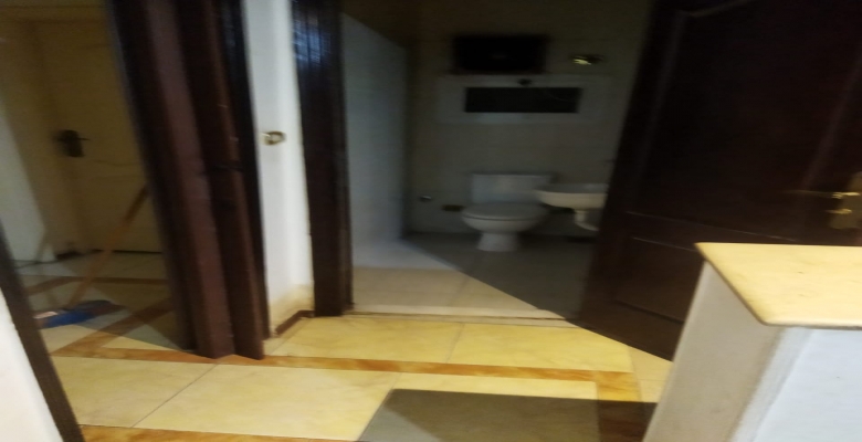 شقه بدون فرش للايجار بالزمالك