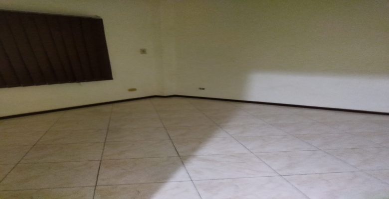 شقه بدون فرش للايجار بالزمالك