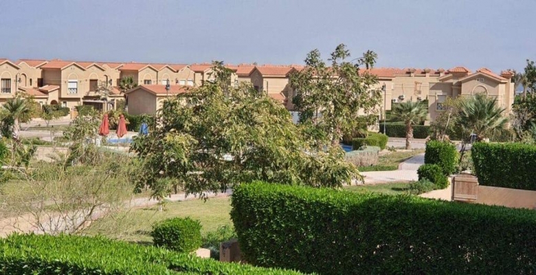 شالية للايجار في قرية بياسيرا  بالعين السخنة 2 غرف