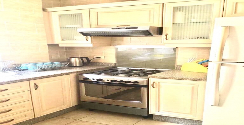 فيلا للايجار في قرية لافيستا بالعين السخنه 4 غرف