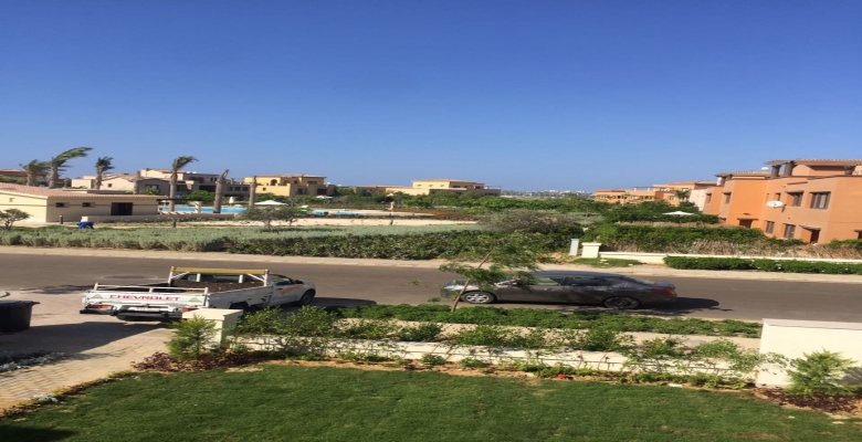توينهاوس فى ايزولا مراسى فى الساحل الشمالى