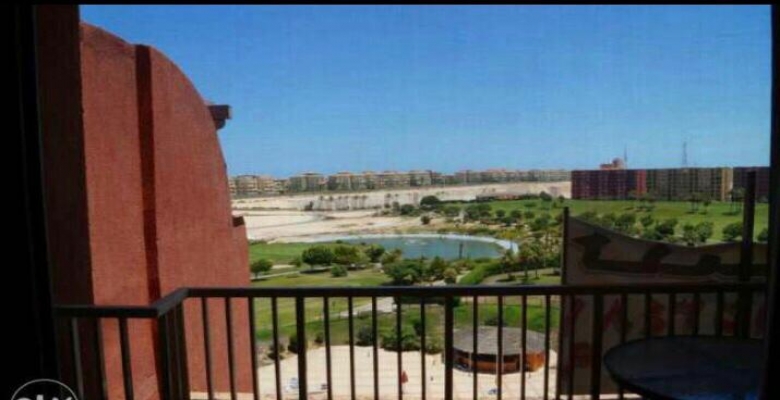 شاليه للبيع في بورتو جولف مارينا عمارة 42 الدور التامن