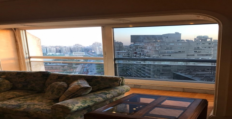 شقه للبيع في شارع مكة بالدقي/ algomhoria