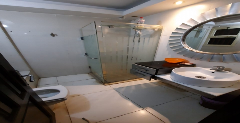 شقه للايجار على النيل بالزمالك