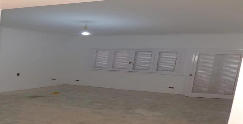 شقة للايجار بالجيزة - شارع النيل واخده رخصه اداري