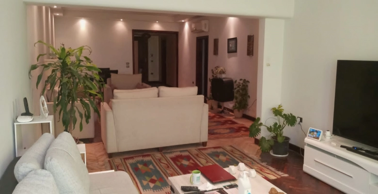 شقه للايجار بالزمالك ( محمد مظهر )